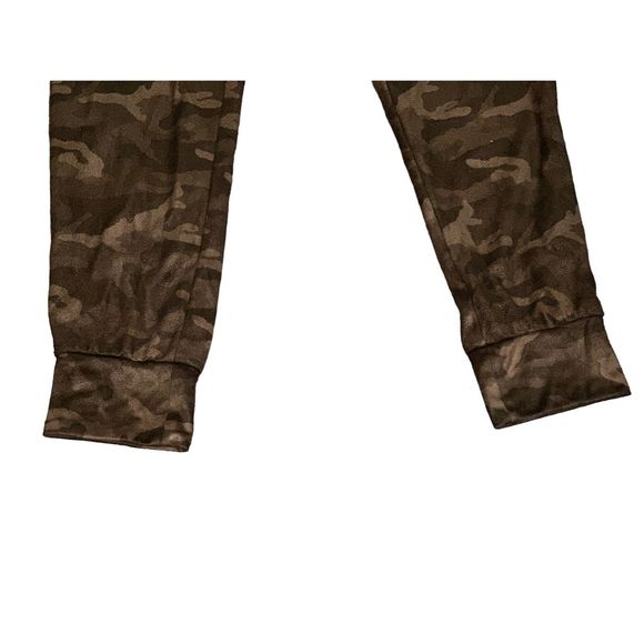 NWOT BCBGMaxazria Women’s Camouflage Joggers - Picture 3 of 8